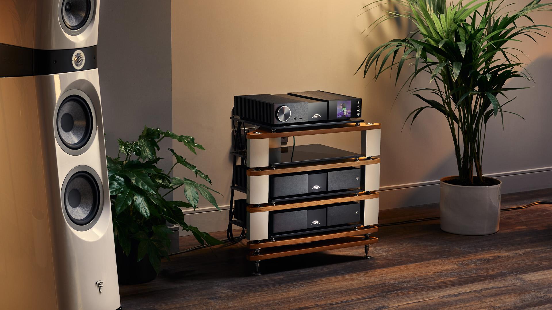 Naim New Classic muzieksysteem met NSC 222 in een warme luisterruimte